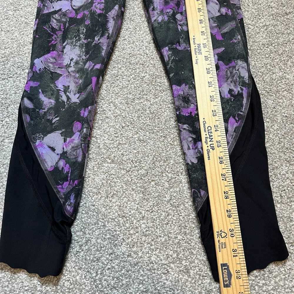 Lululemon Womens 4 Wunder Under Crop High Rise Scalloped Hem Black Purple Floral